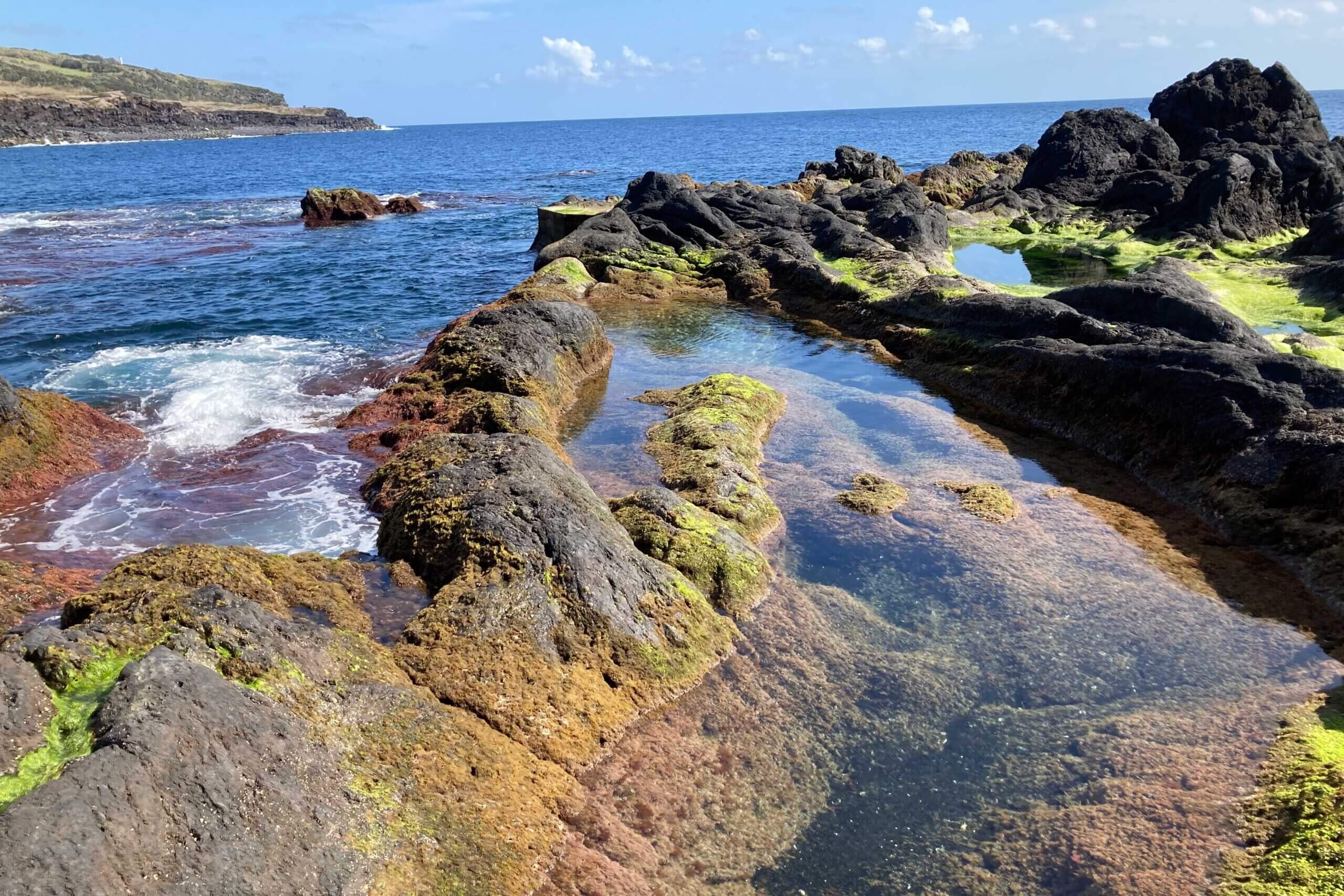 zona balnear do porto do comprido com agua limpida e fundos maravilhosos para o snorkeling